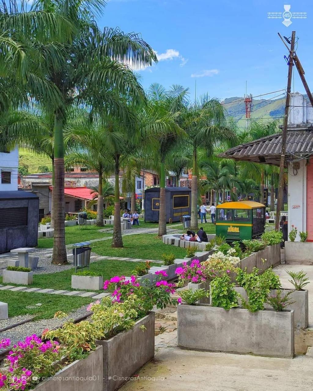 Apartamentos Amueblados, Zona Centrica-Cisneros- Antioquia 外观 照片